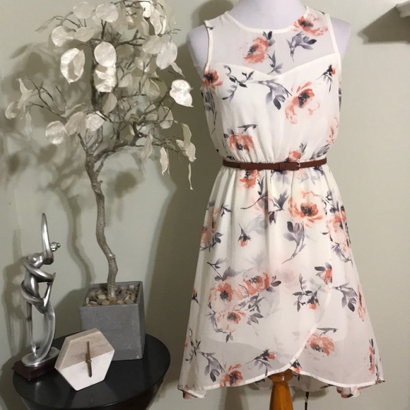 Lily Rose Dresses & Skirts - LILY ROSE FLORAL DRESS